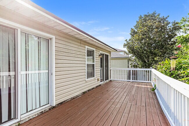 Building Photo - 720 Rembrandt Ave