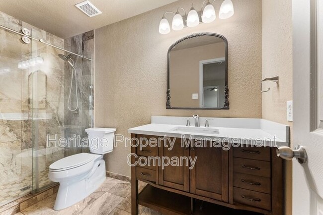 Building Photo - 5819 Providence Oak