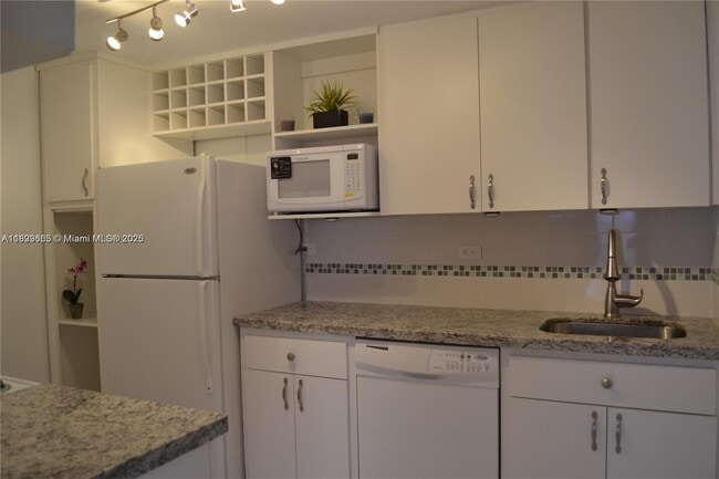 Building Photo - 2451 Brickell Ave