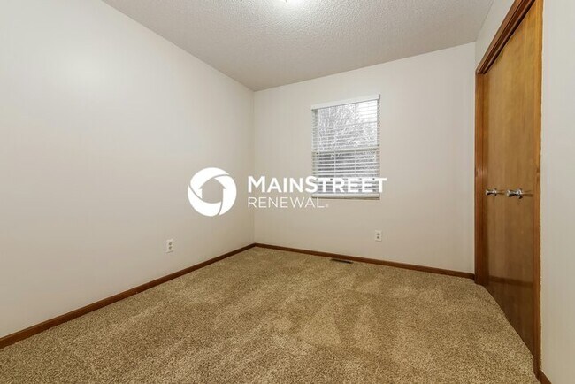 Building Photo - 3 Bedroom Pet-Friendly Home in KANSAS CITY, MO with Main Street Renewal