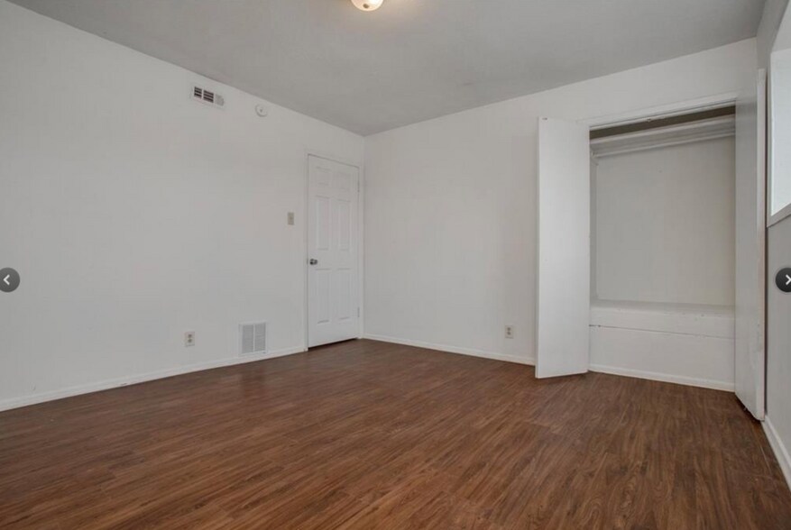 Building Photo - 2501 Mission Hill Dr