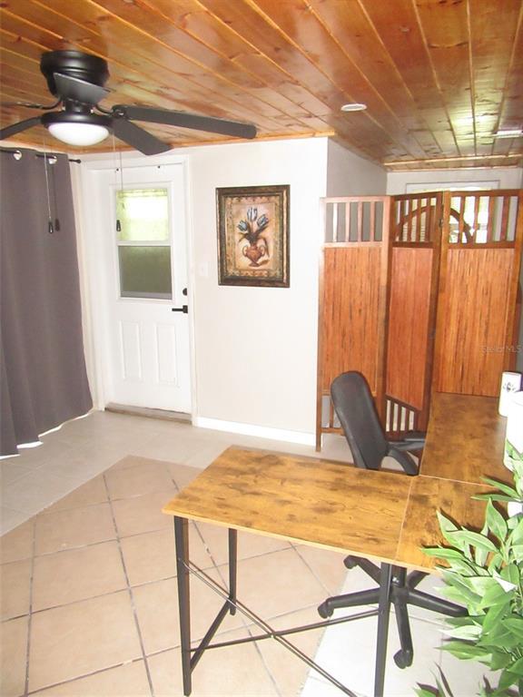 Building Photo - 2811 Poinciana Ct