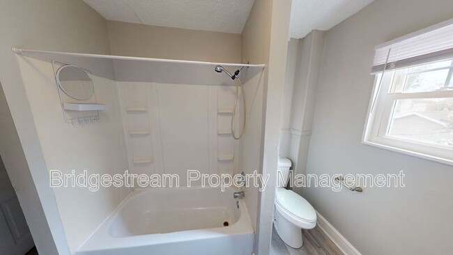 Building Photo - 239 Fillmore St