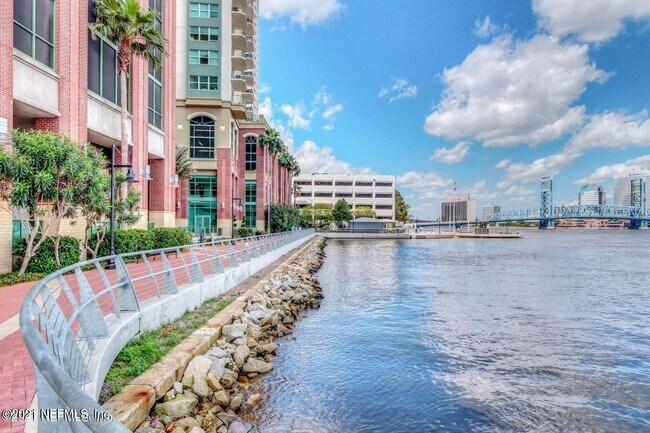 Building Photo - 1431 Riverplace Blvd