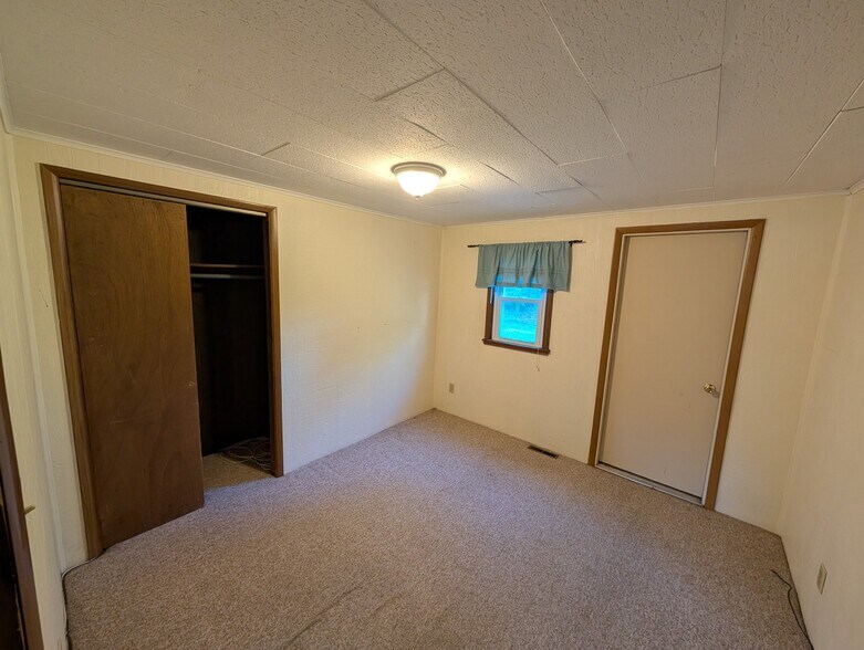 Building Photo - 6383 Zorn Rd