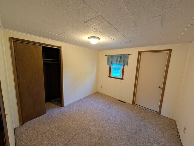 Building Photo - 6383 Zorn Rd