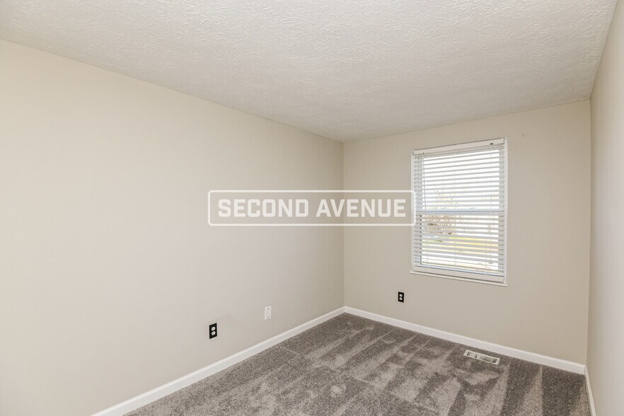 Building Photo - 402 Lehigh Dr