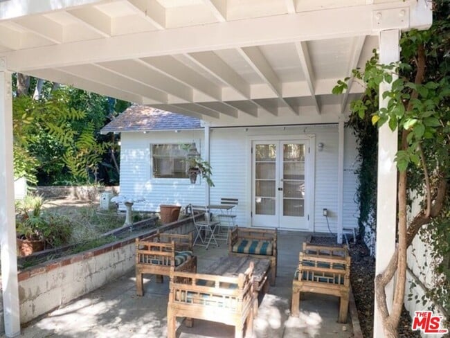 Building Photo - 1602 Courtney Ave