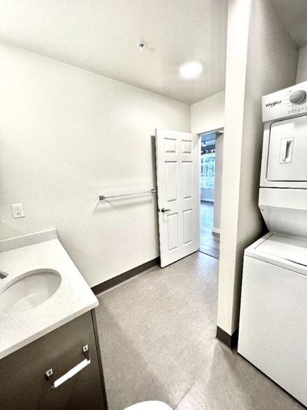 Building Photo - 2330 Yakima Ct
