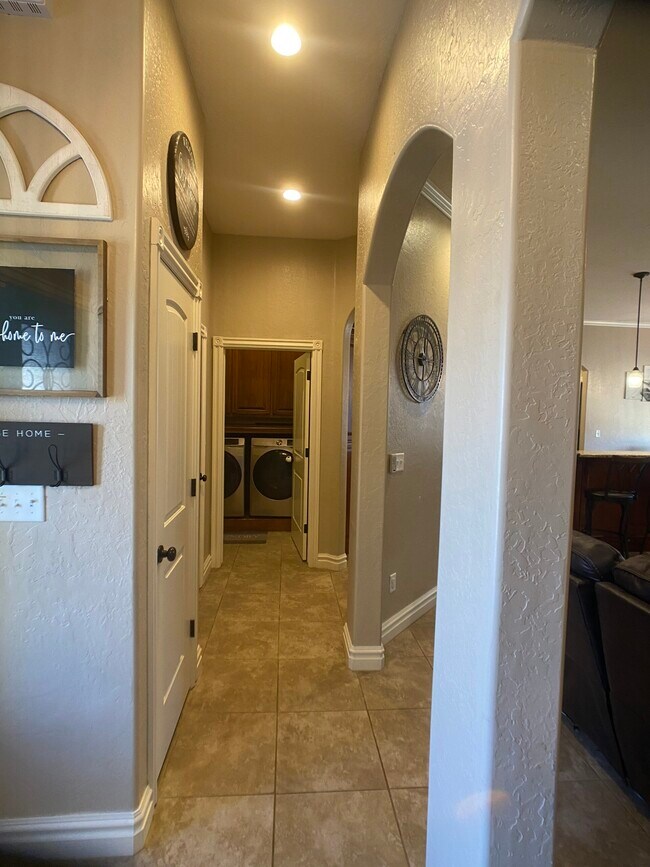 Building Photo - 1401 Limestone Way