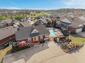 Building Photo - 17 Jeffrey Way