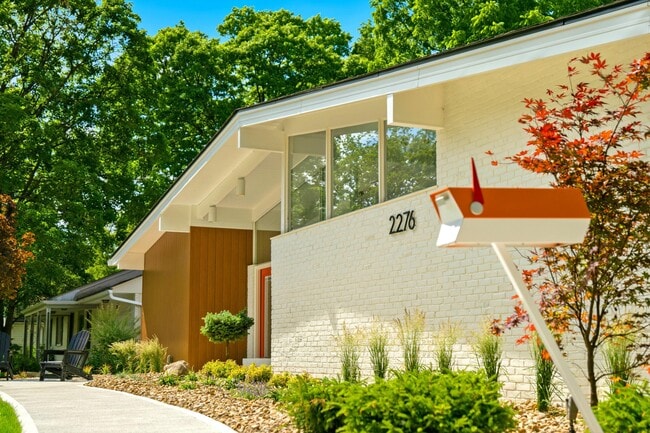 Building Photo - 2276 Johnston Rd