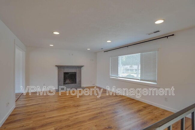 Building Photo - 1708 NW 104th St