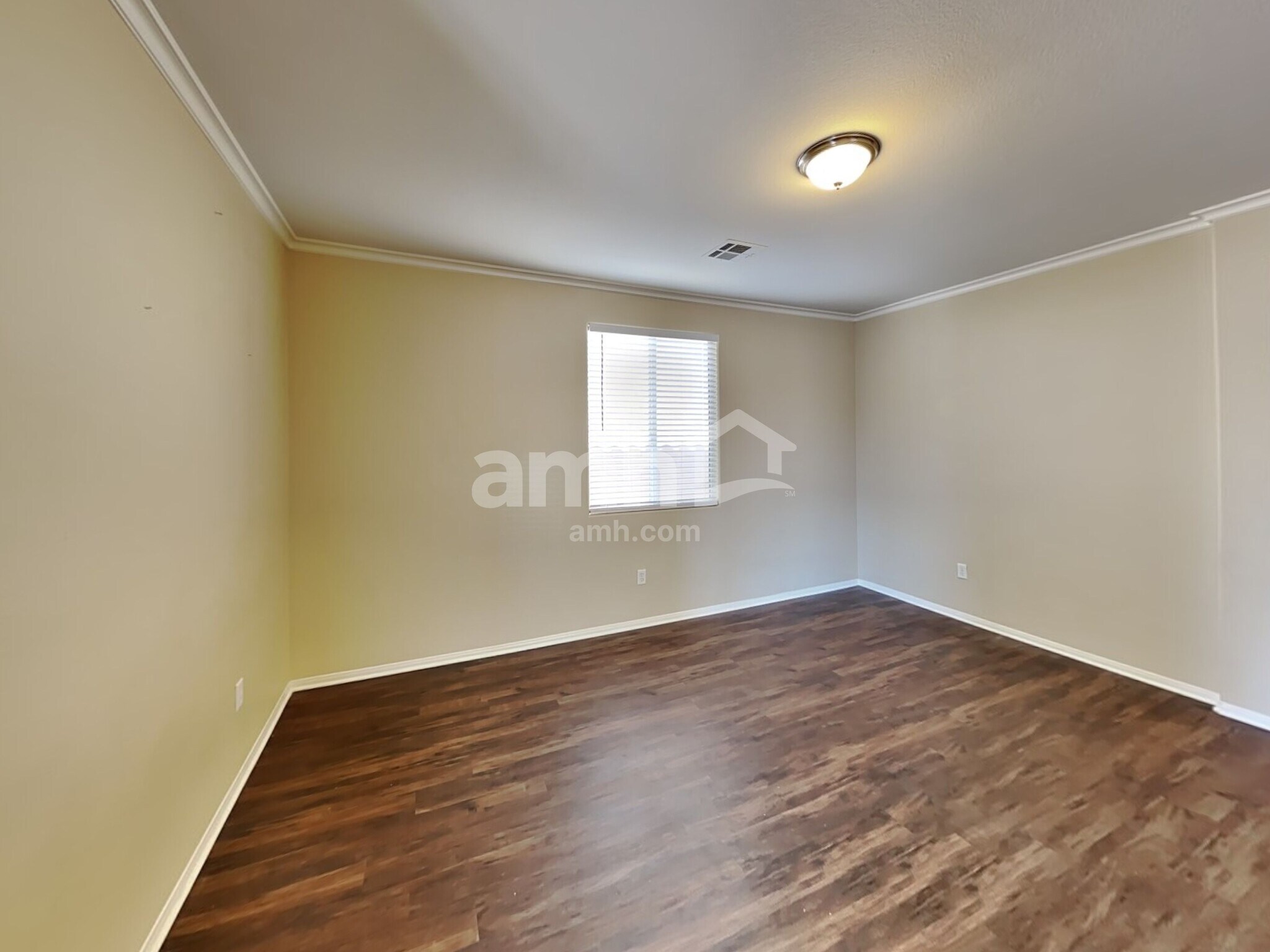 Building Photo - 7585 Engleberg Ave