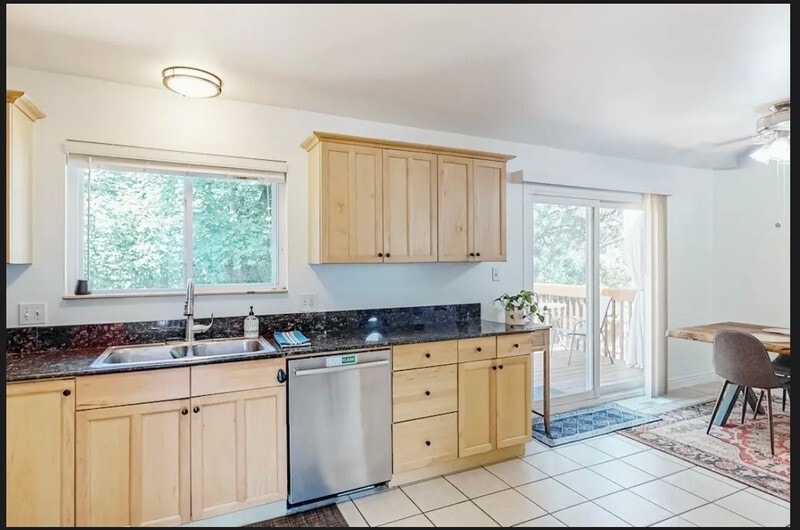 Building Photo - 9410 Quail Hollow Dr