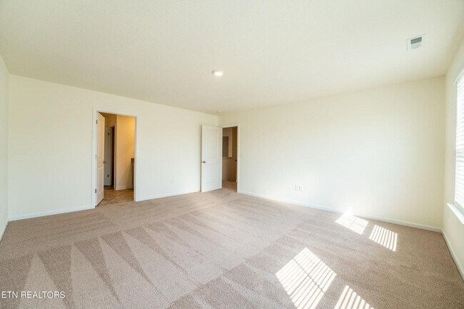 Building Photo - 322 Heritage Crossing Dr