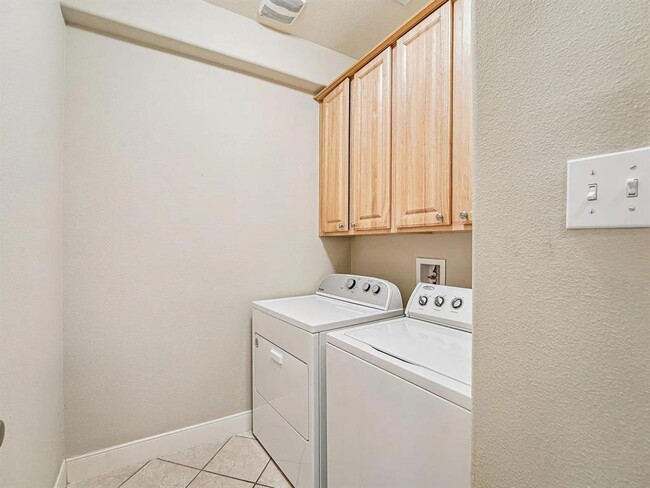 Building Photo - 2210 Onion Creek Pkwy