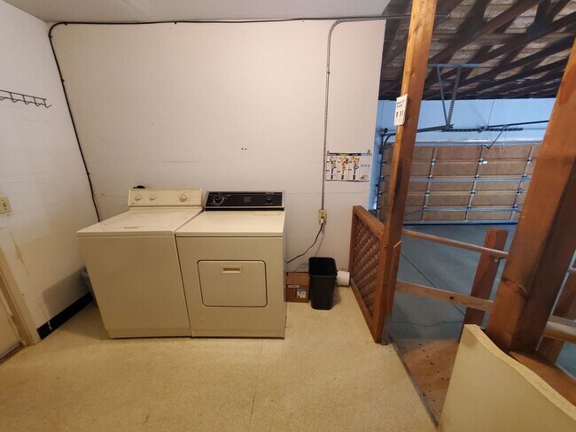 Building Photo - 3113 Lippizaner Ln