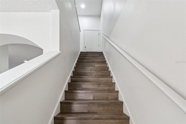 Building Photo - 571 Shoreham Ct NE