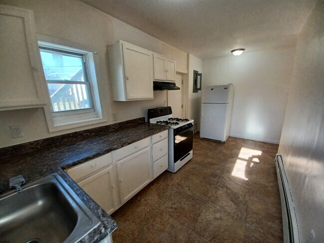 Building Photo - 322 N Tennessee Ave