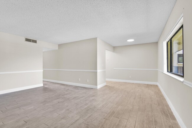 Building Photo - 414 Meadows Cir
