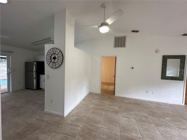 Building Photo - 6818 S Himes Ave