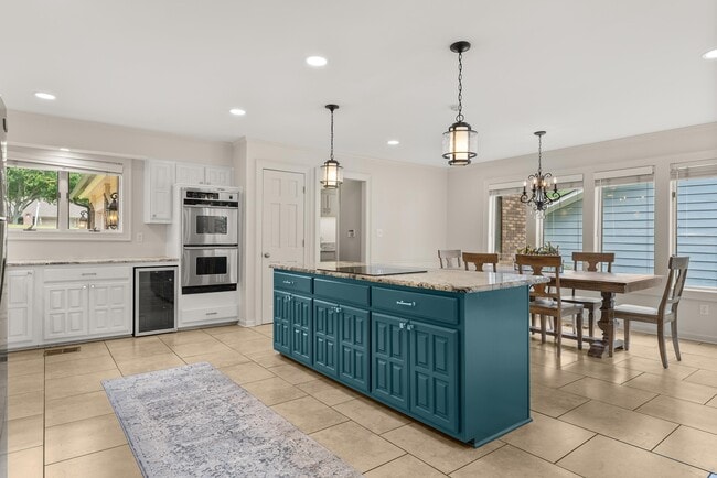 Building Photo - 9711 Pine Point Dr