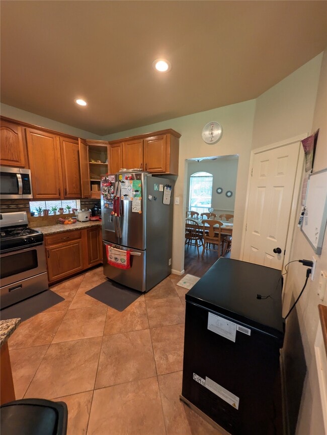 Building Photo - 130 Songful Woods Pl