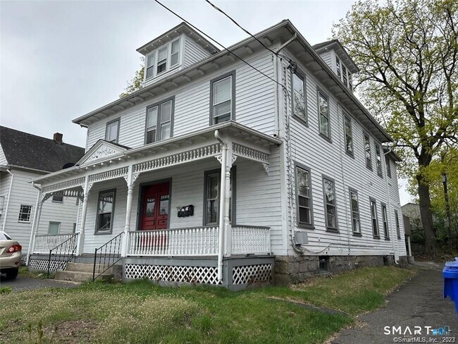 Building Photo - 218 S Main St