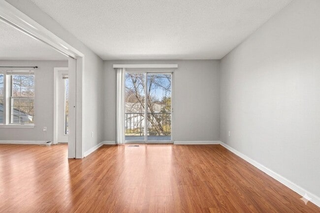 Building Photo - 5 Thoreau Ct