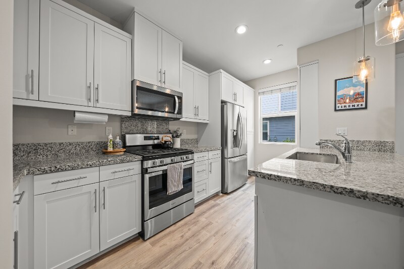Building Photo - 524 Surfbird Ln