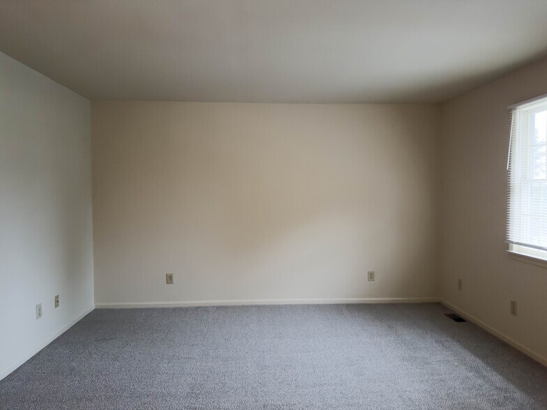 Building Photo - 126 S Court St