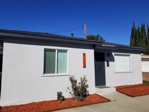 Building Photo - 5933 Gaviota Ave