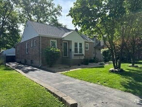 Building Photo - Webster Schools, Charming 2BD 2Bth Home Co...