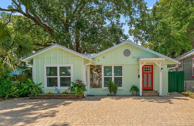 Primary Photo - 19 Lovett St