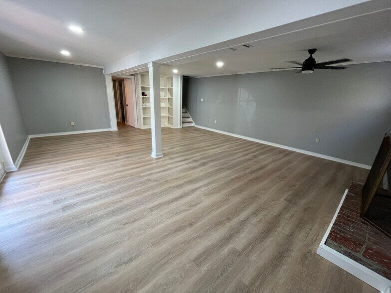 Family room - 2206 Cedar Crest Rd