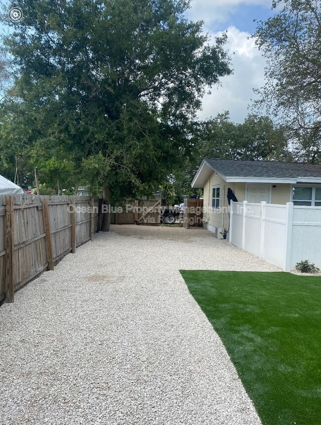 Building Photo - 4710 4th Ave S