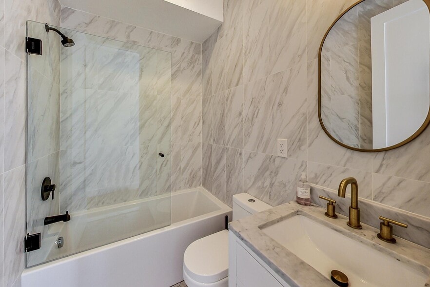 Building Photo - 25 U St NE