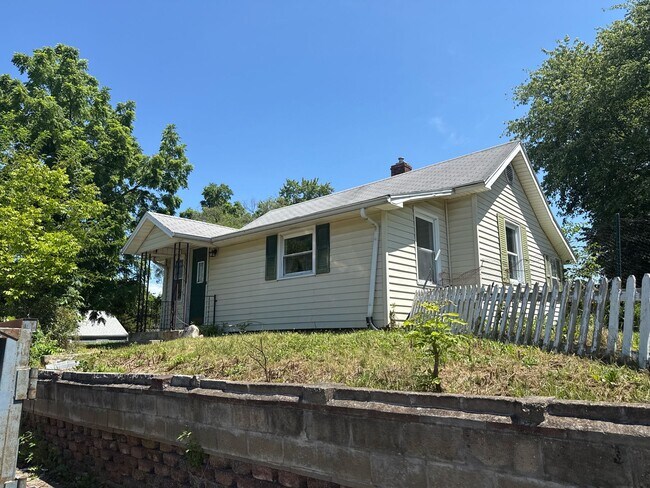 Building Photo - 1612 Morton St