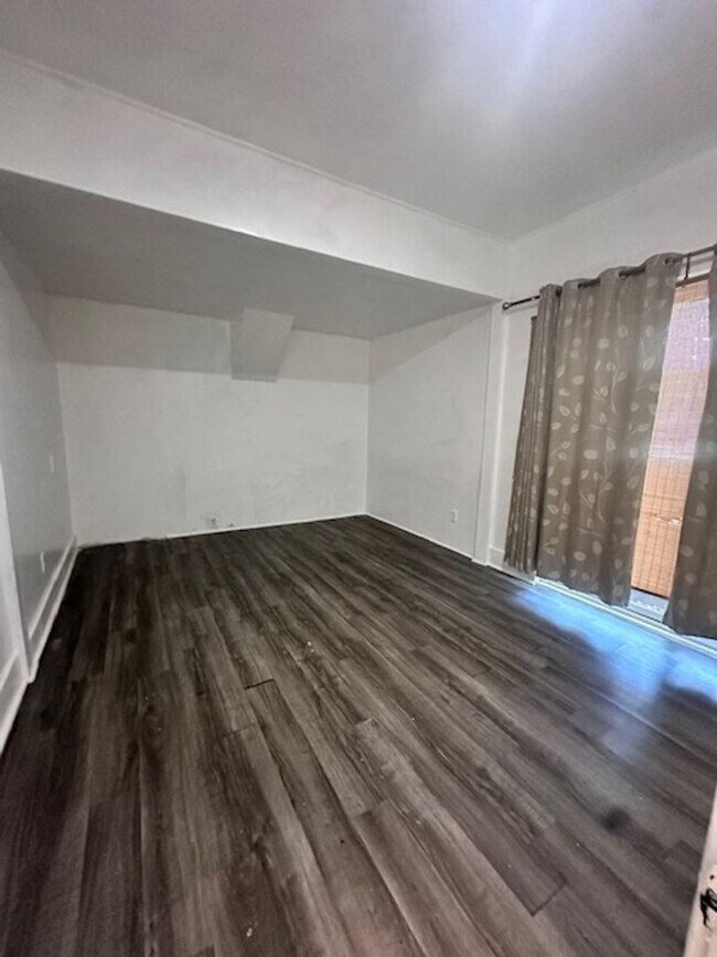 Building Photo - Charming 3 Bed / 1 Bath Home in the Heart of the Tower District