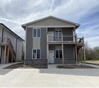 Building Photo - 5445 N Bressler Dr