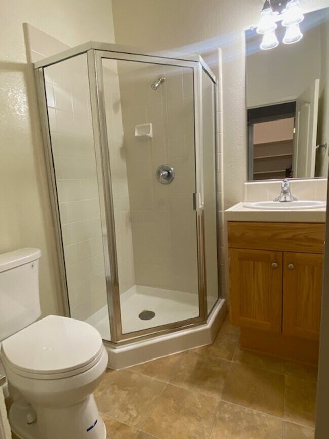 Building Photo - Immaculate home in West Roseville! Please no pets