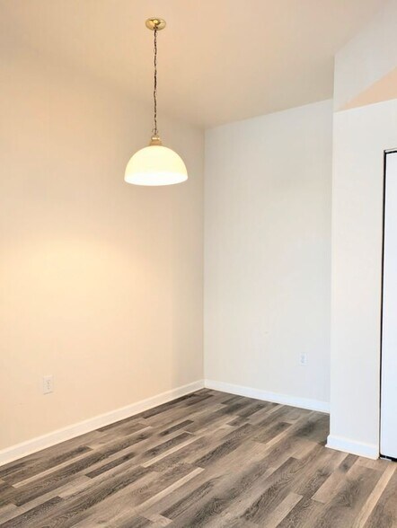 Building Photo - 415 S Villa San Marco Dr