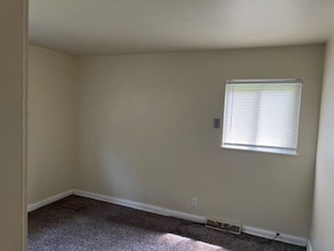 Building Photo - 3 BR in Chesterfield