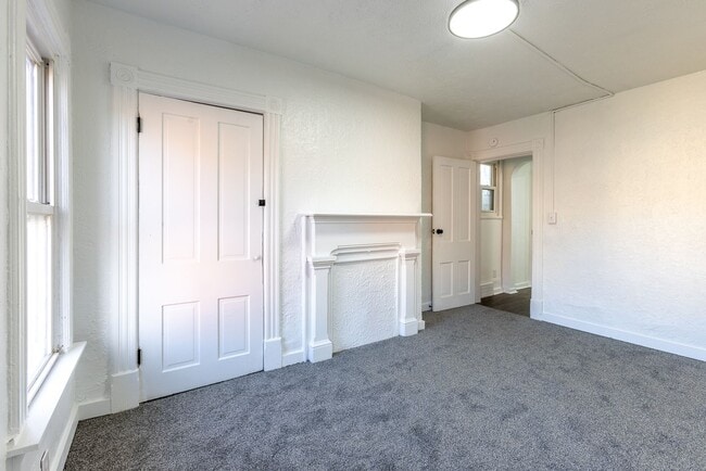 Building Photo - Available April 2026 - COMPLETELY RENOVATED 2 Bedroom Home