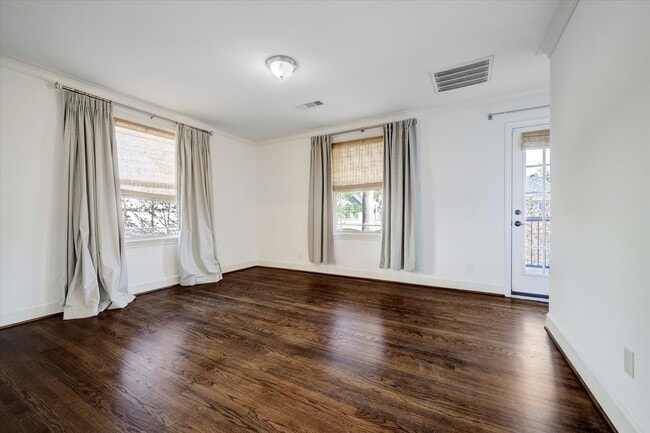 Building Photo - 2622 Westgate Dr