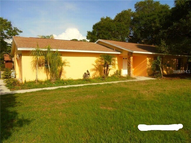 Building Photo - 902 Plum Tree Ln