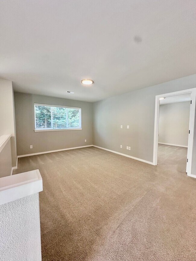 Building Photo - Luxury 4bed/2.5 bath home on Cul-de-sac! E...