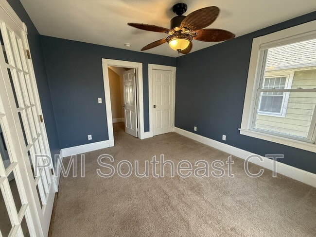 Building Photo - 86 School St