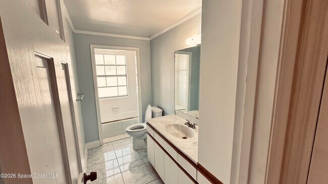 Building Photo - 301 Nesbitt St